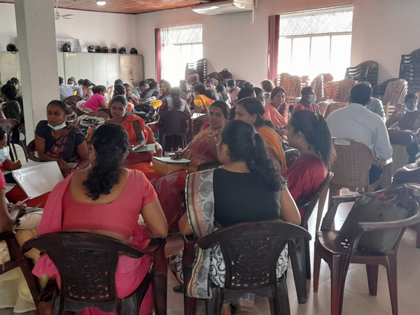 Homagama Economic Development Officers are informed about the importance of entrepreneurship development and how Economic Development Officers can contribute to it (2022-12-05)